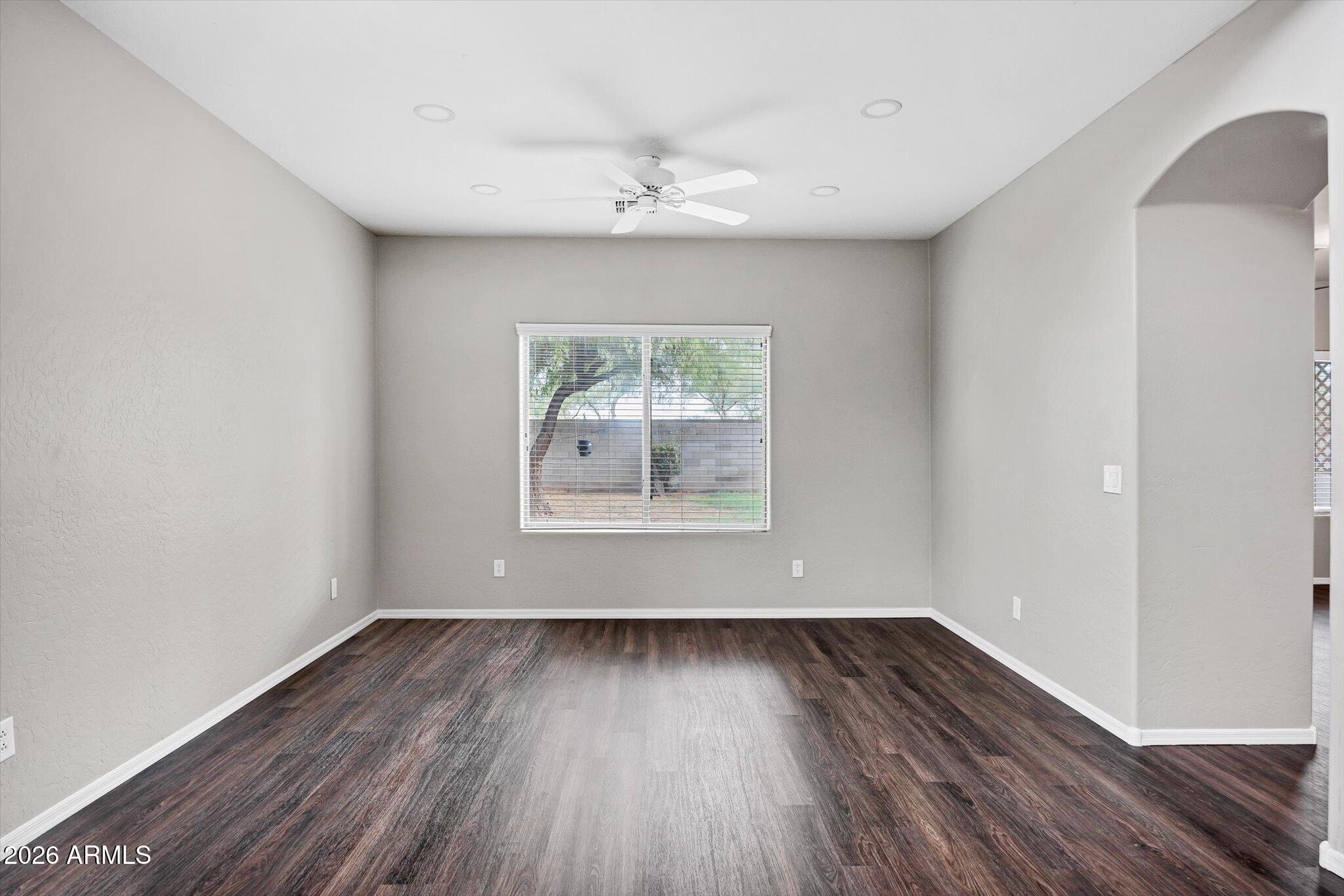 2886 N PAISLEY Avenue