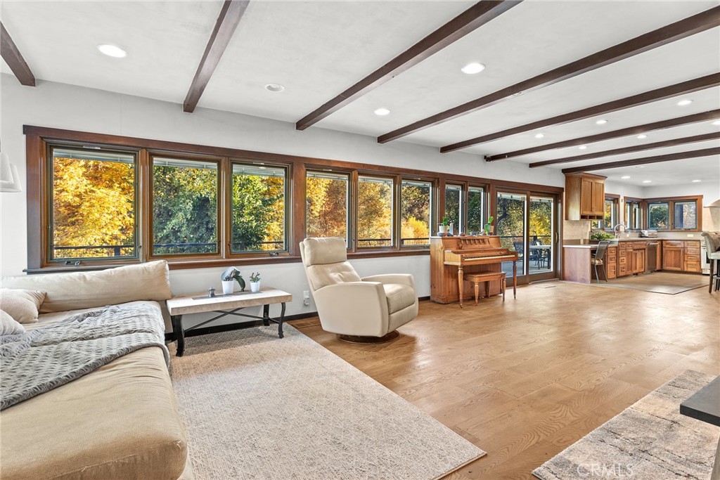 12352 Centerville Road