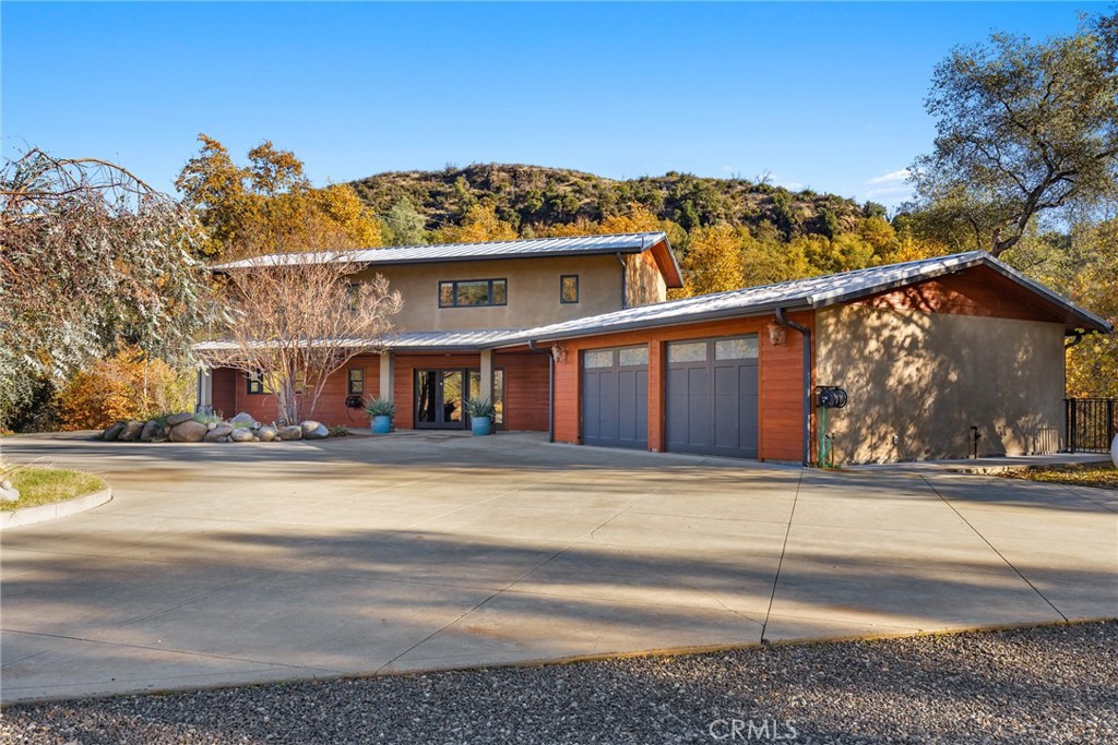 12352 Centerville Road