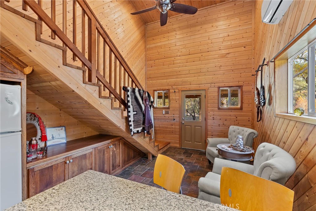 12352 Centerville Road