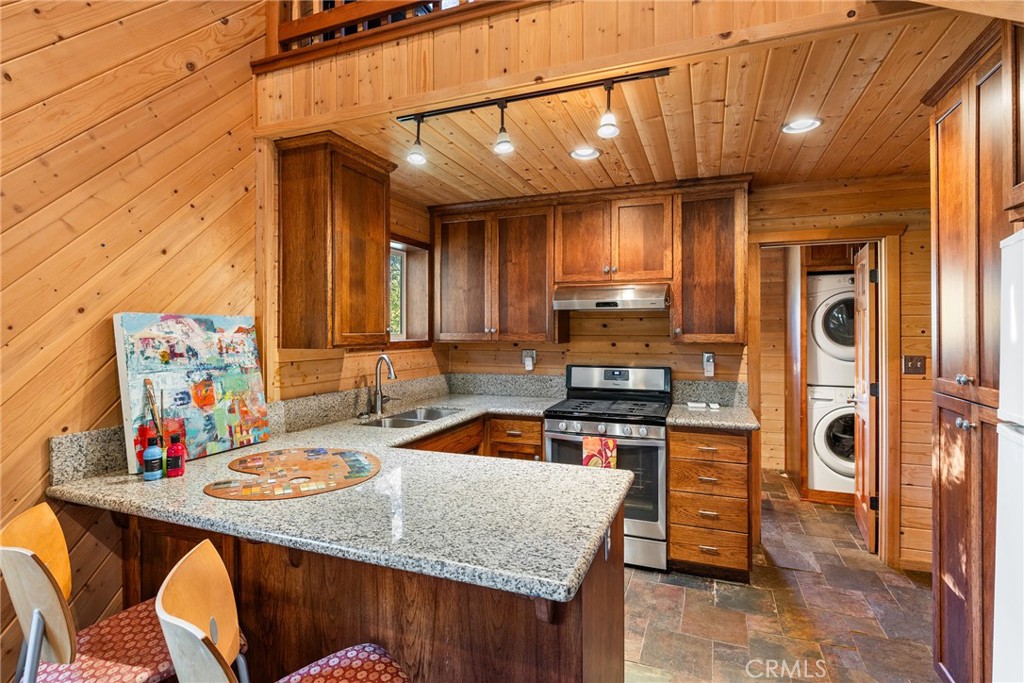 12352 Centerville Road