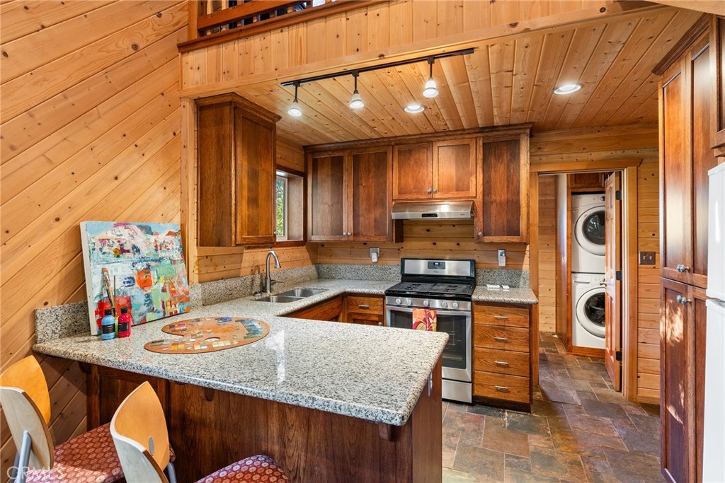 12352 Centerville Road