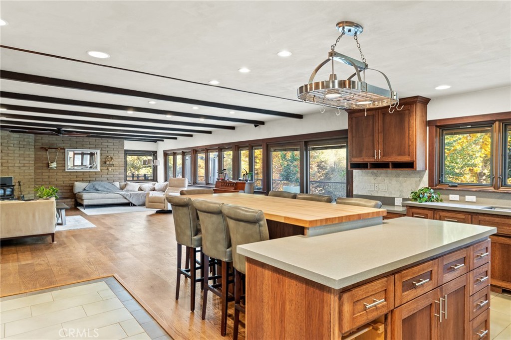 12352 Centerville Road