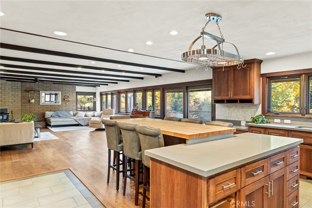 12352 Centerville Road