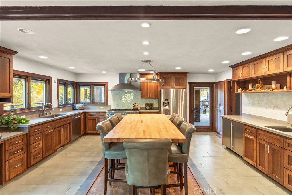 12352 Centerville Road