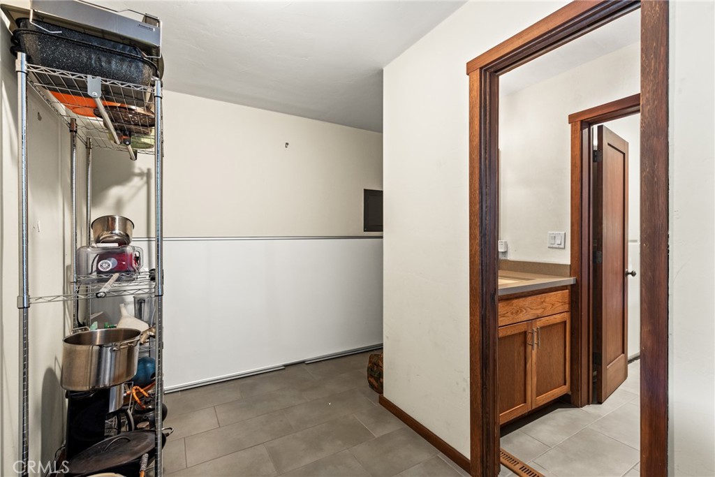 12352 Centerville Road