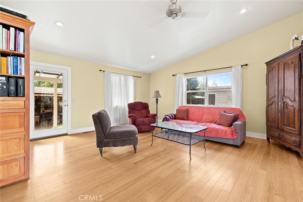 10 Roseanna Court