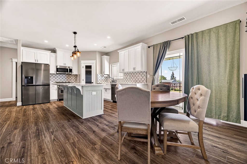 1390 Bennett