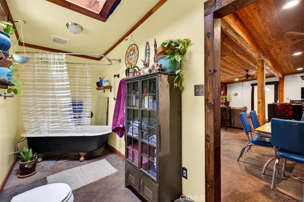 311 Hollow Oak