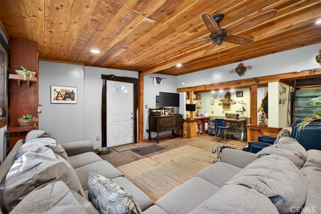 311 Hollow Oak