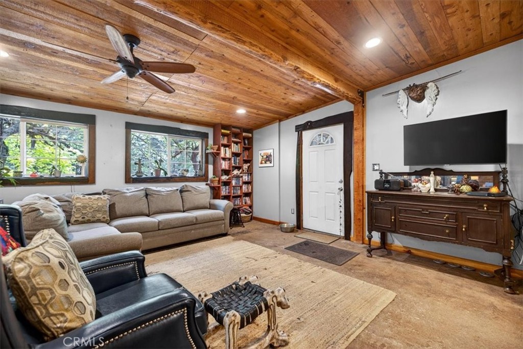 311 Hollow Oak