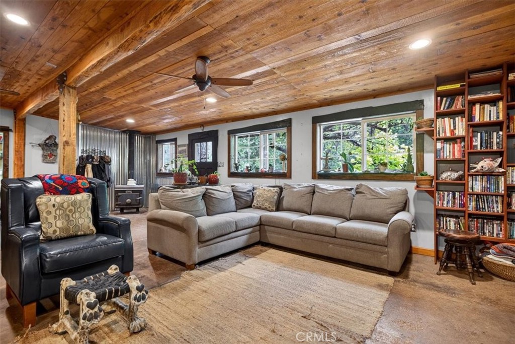311 Hollow Oak