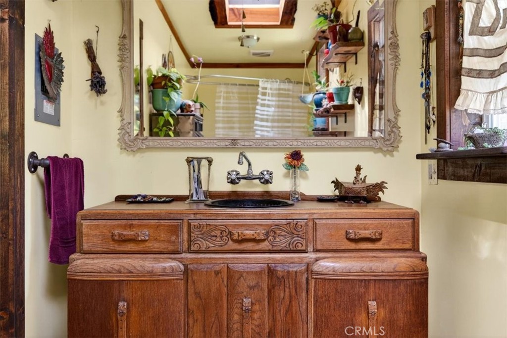 311 Hollow Oak