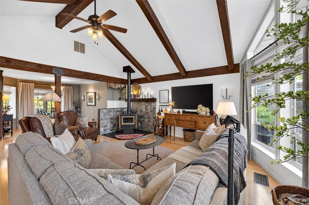 271 Pinewood
