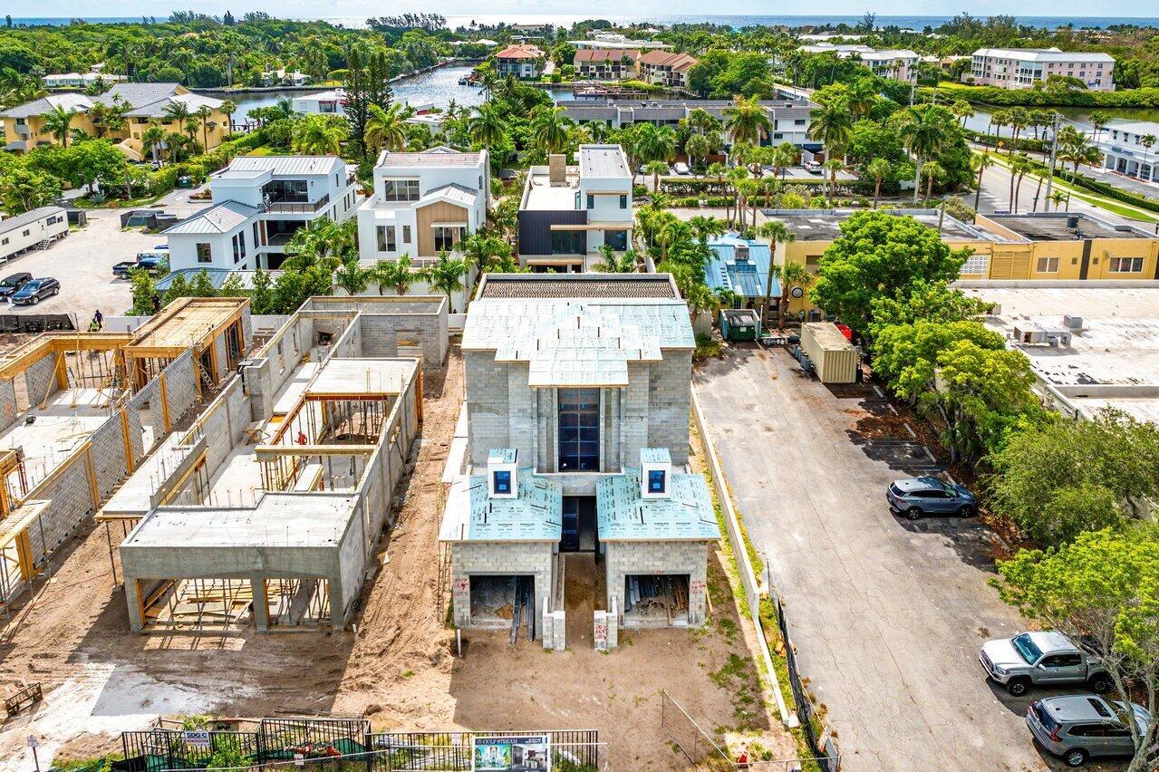 809 NE 9th Avenue