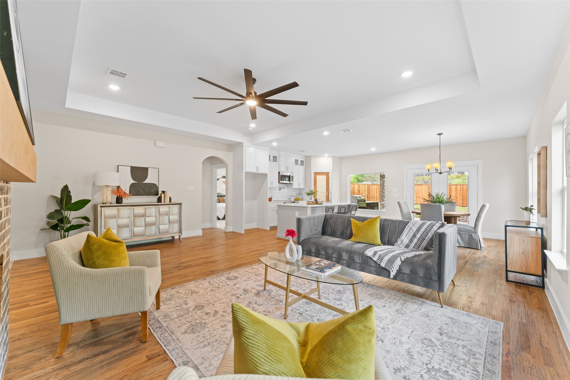 425 E Walnut Street