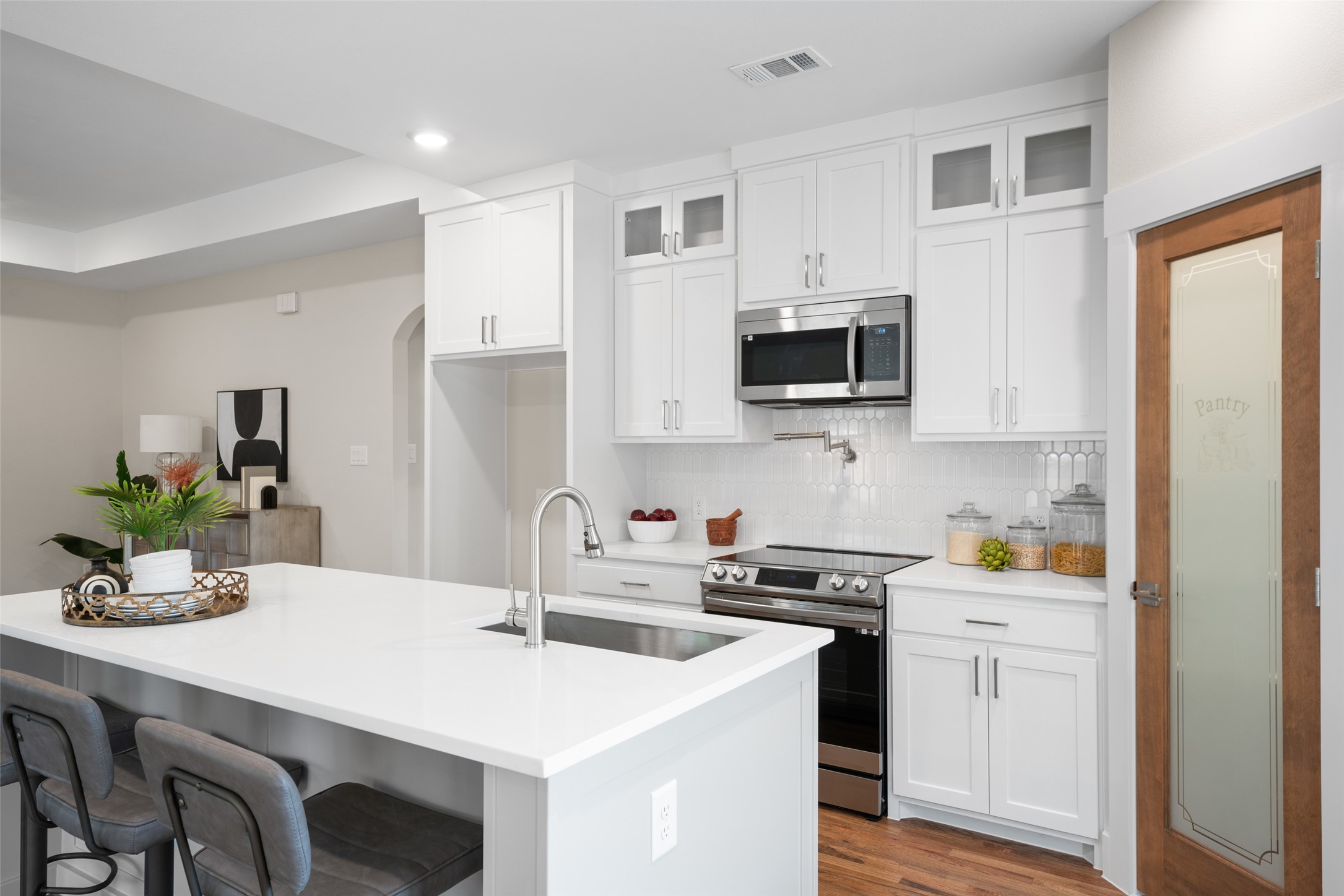 425 E Walnut Street