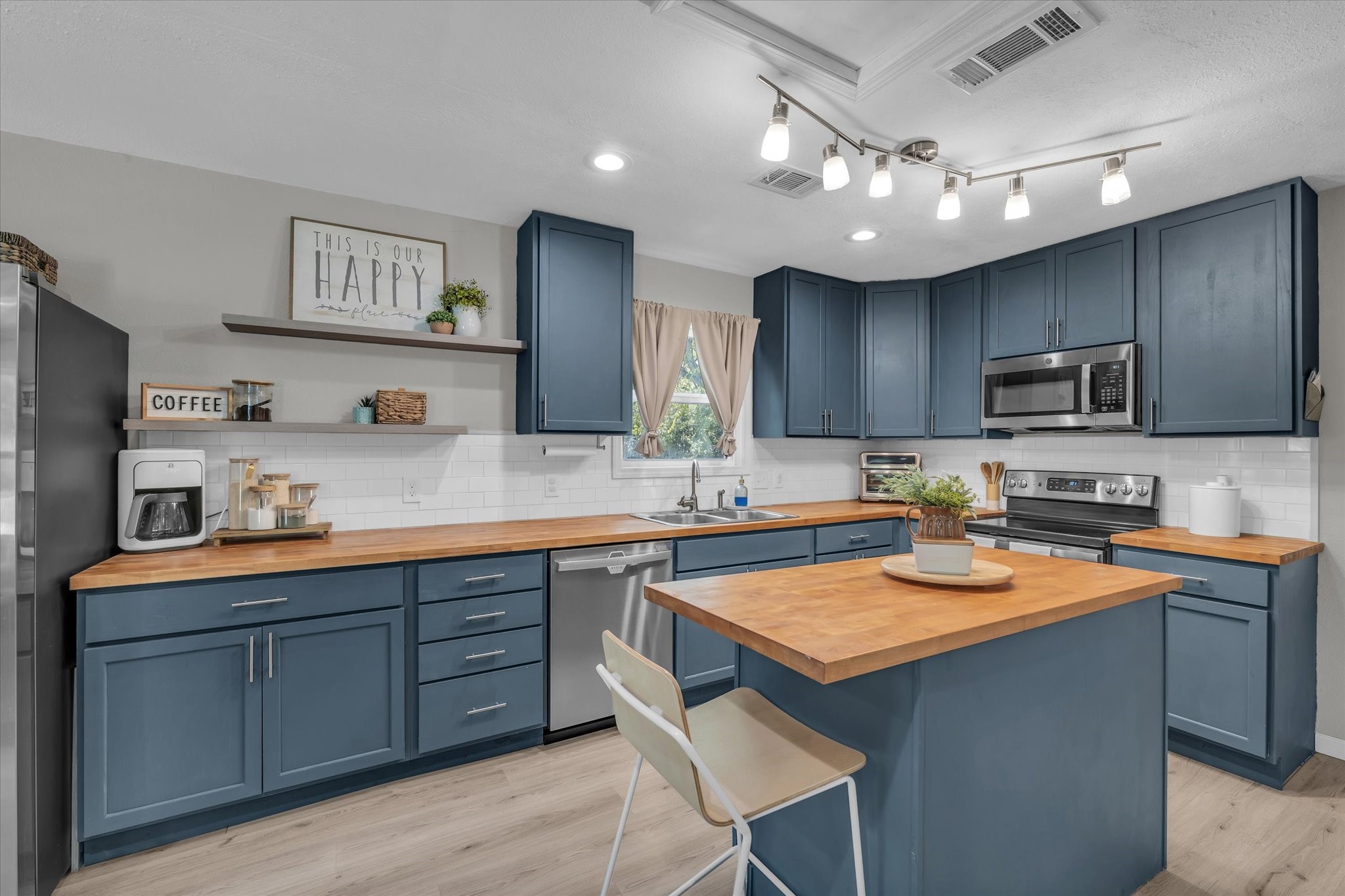 3816 Charlton Avenue