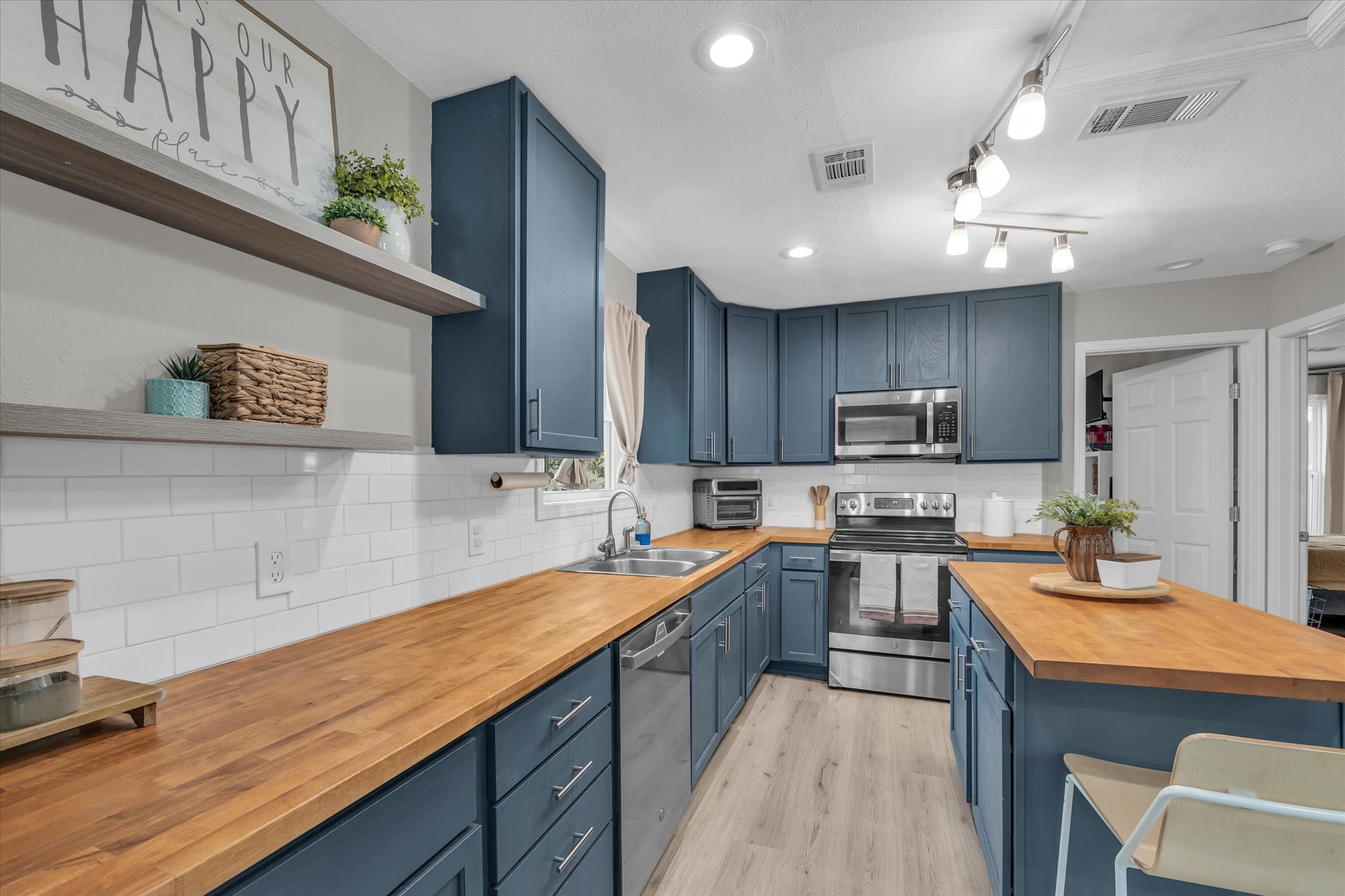 3816 Charlton Avenue