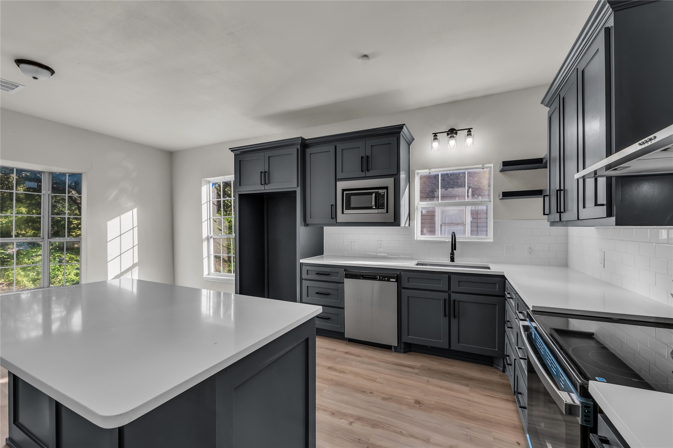 2524 Mcferrin Avenue