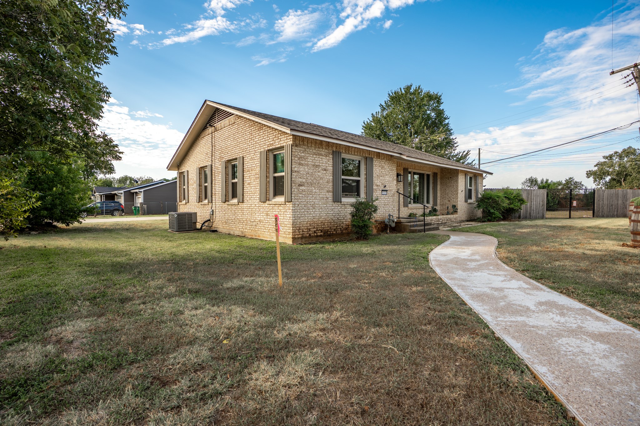 1500 W 10th Street