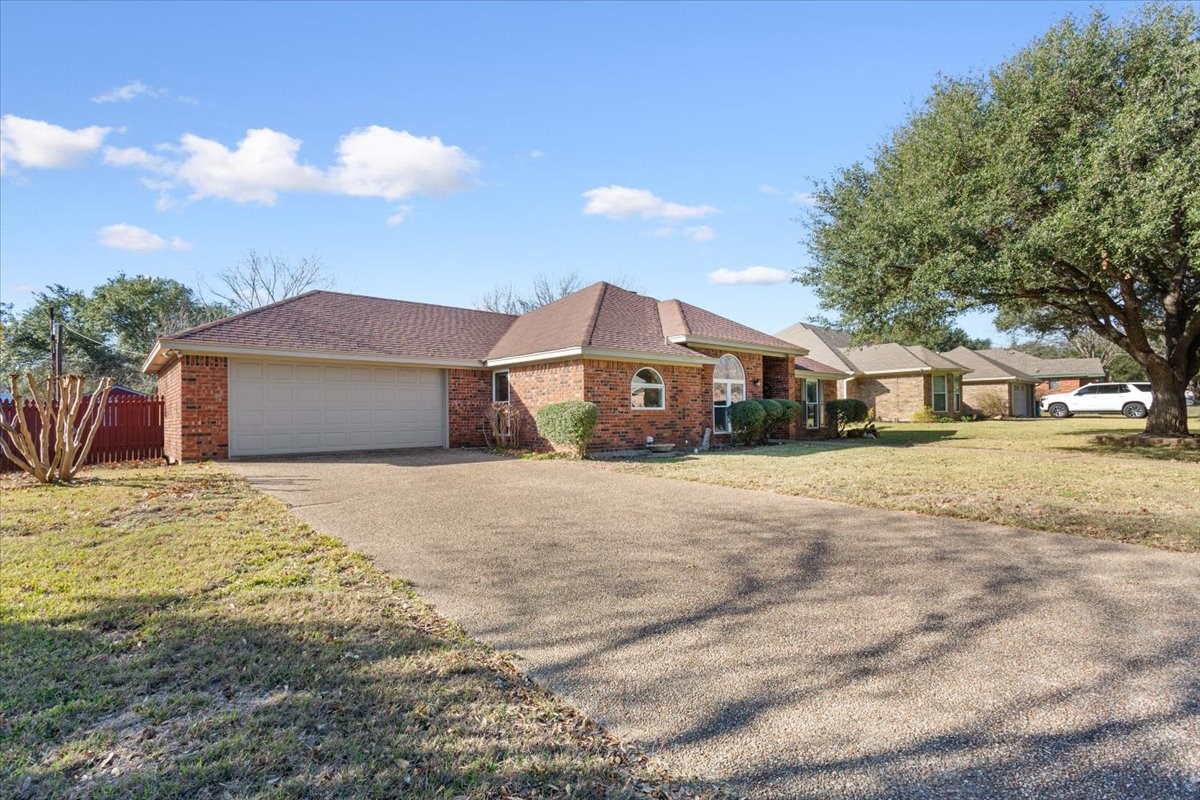 327 E Chapman Road