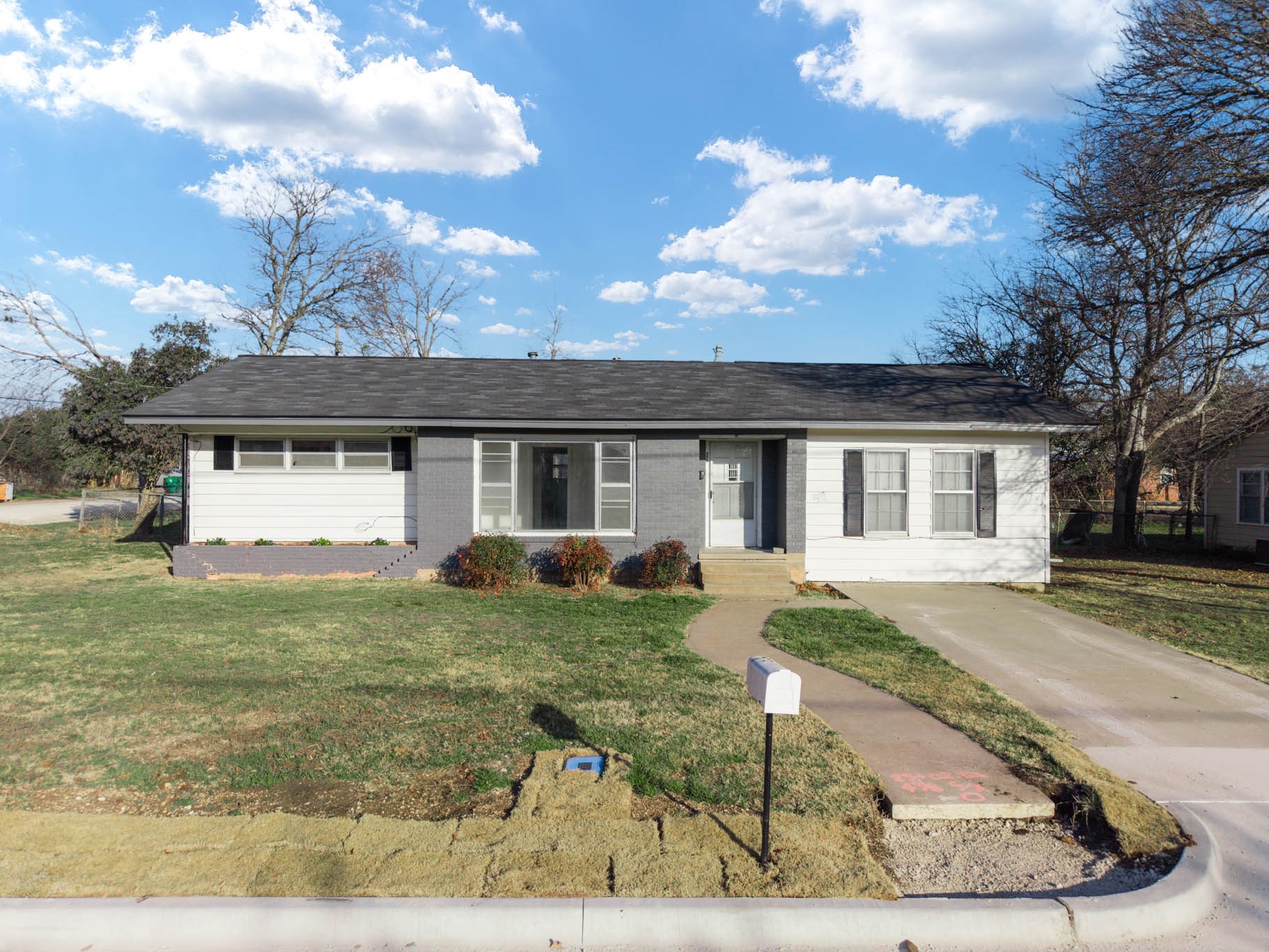 1205 W 10th Street