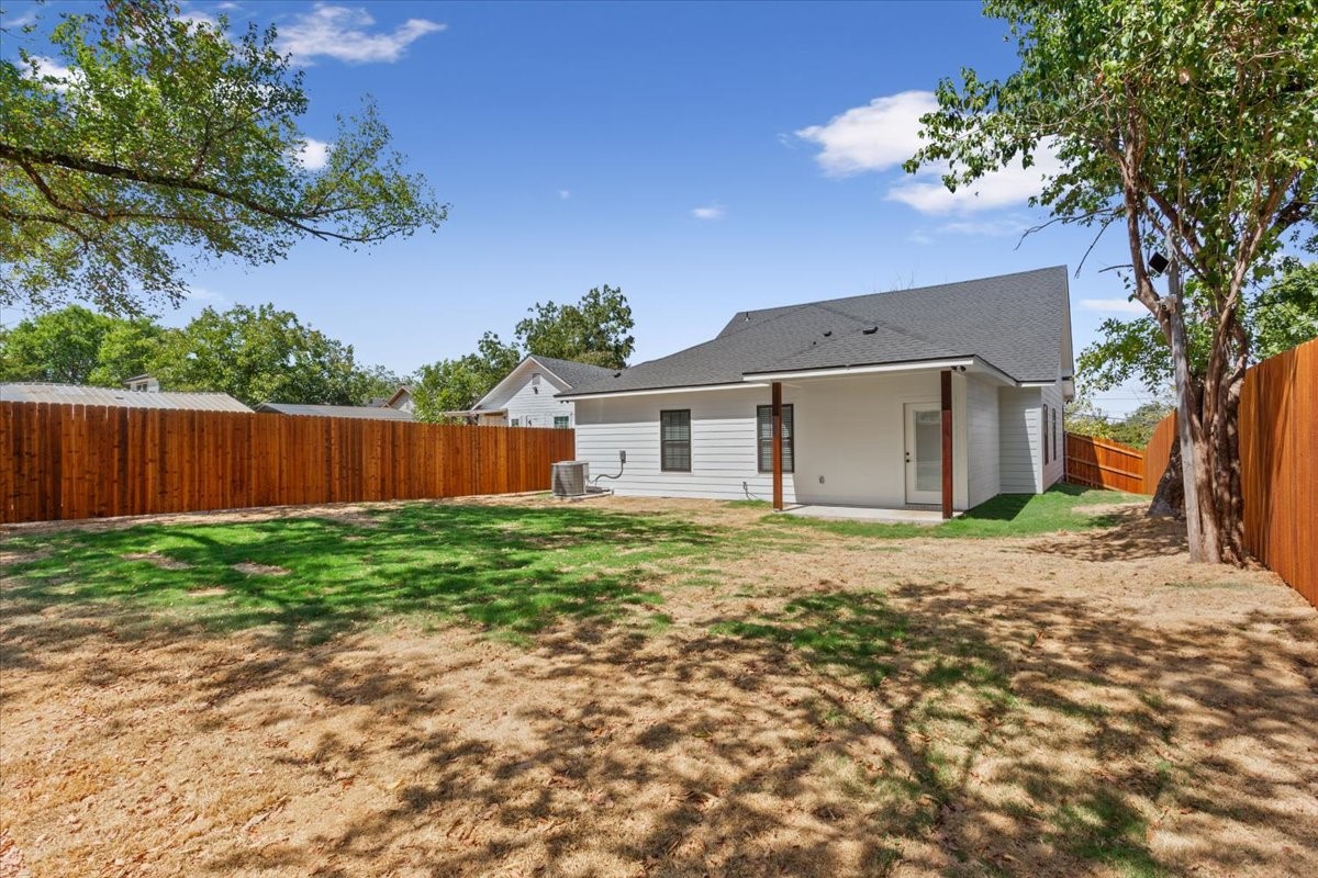 2704 Clay Avenue