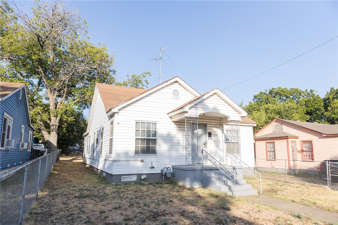 1634 N 15A