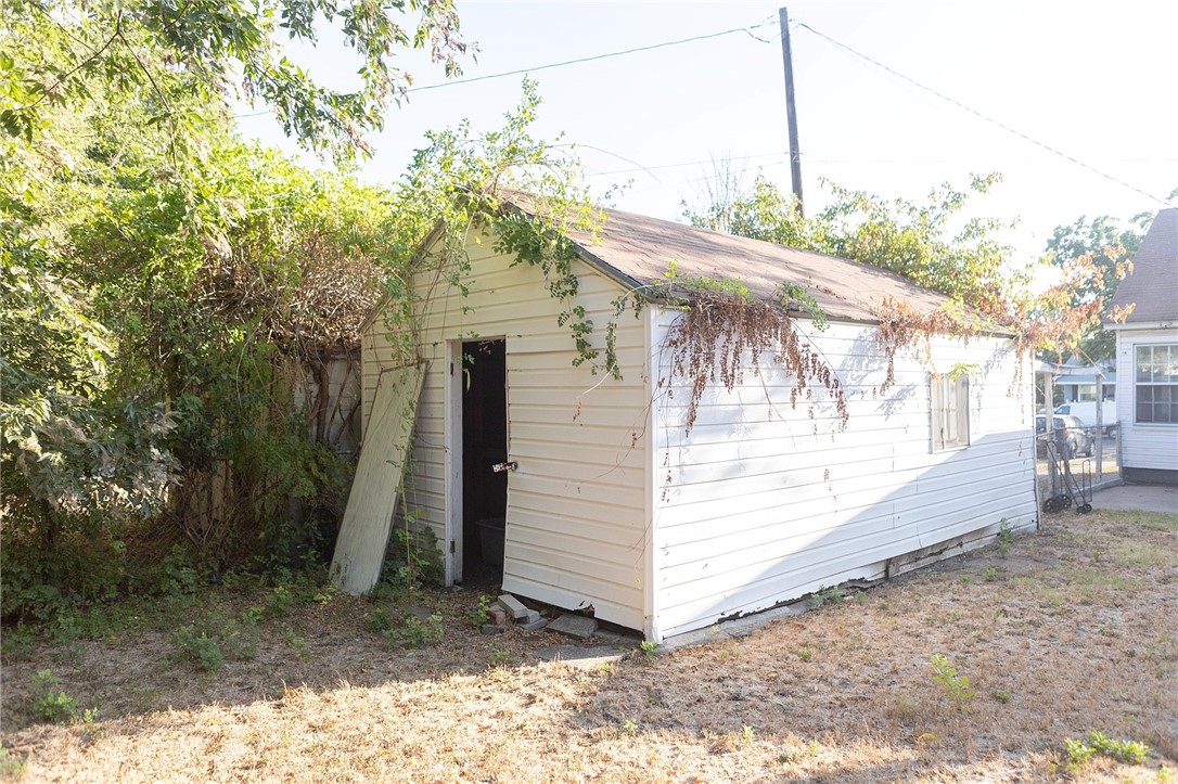 1634 N 15A