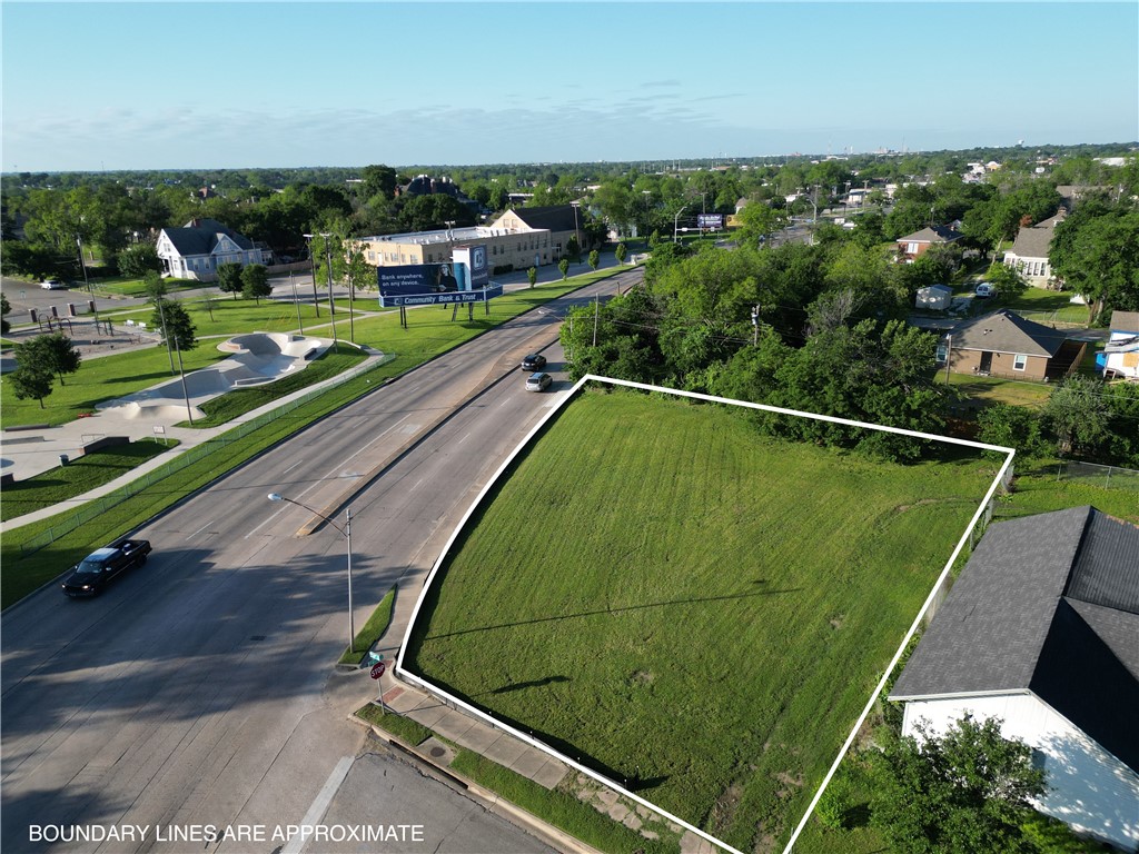 1401 W Drive