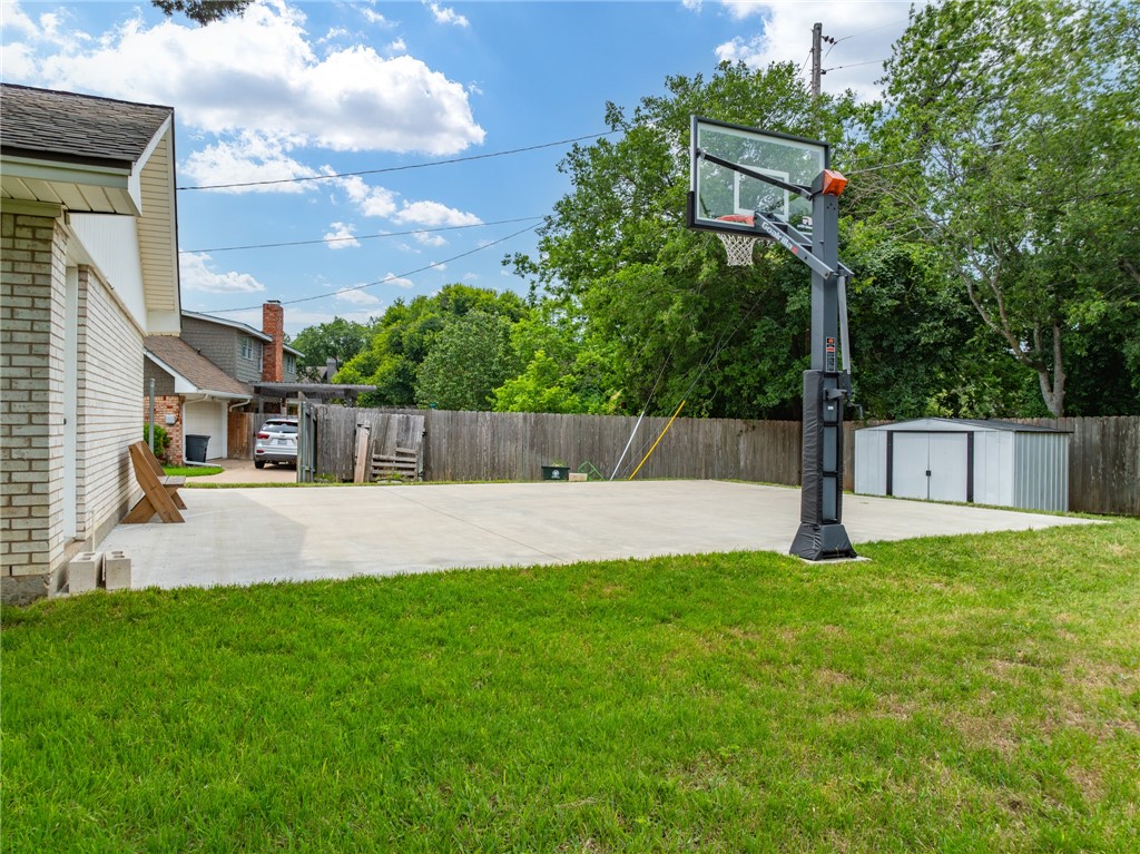 1116 Knotty Oaks Drive