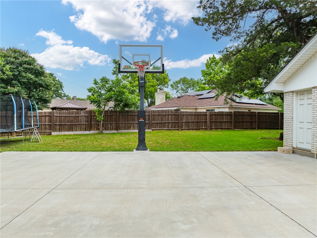 1116 Knotty Oaks Drive
