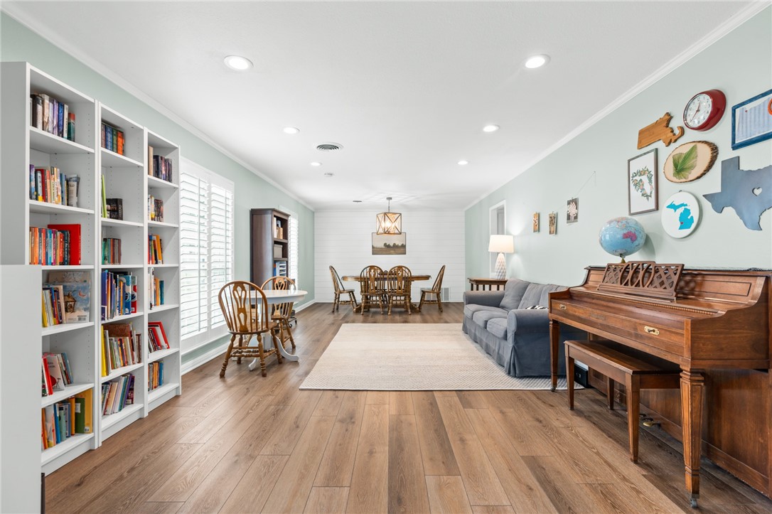 1116 Knotty Oaks Drive