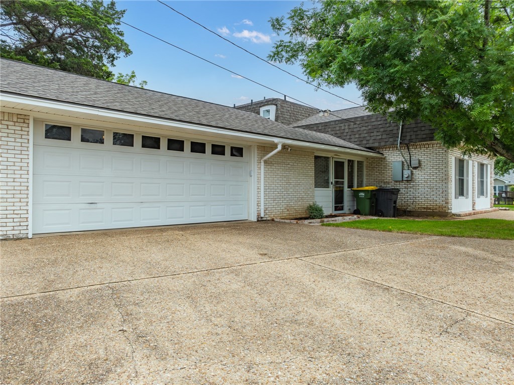 1116 Knotty Oaks Drive