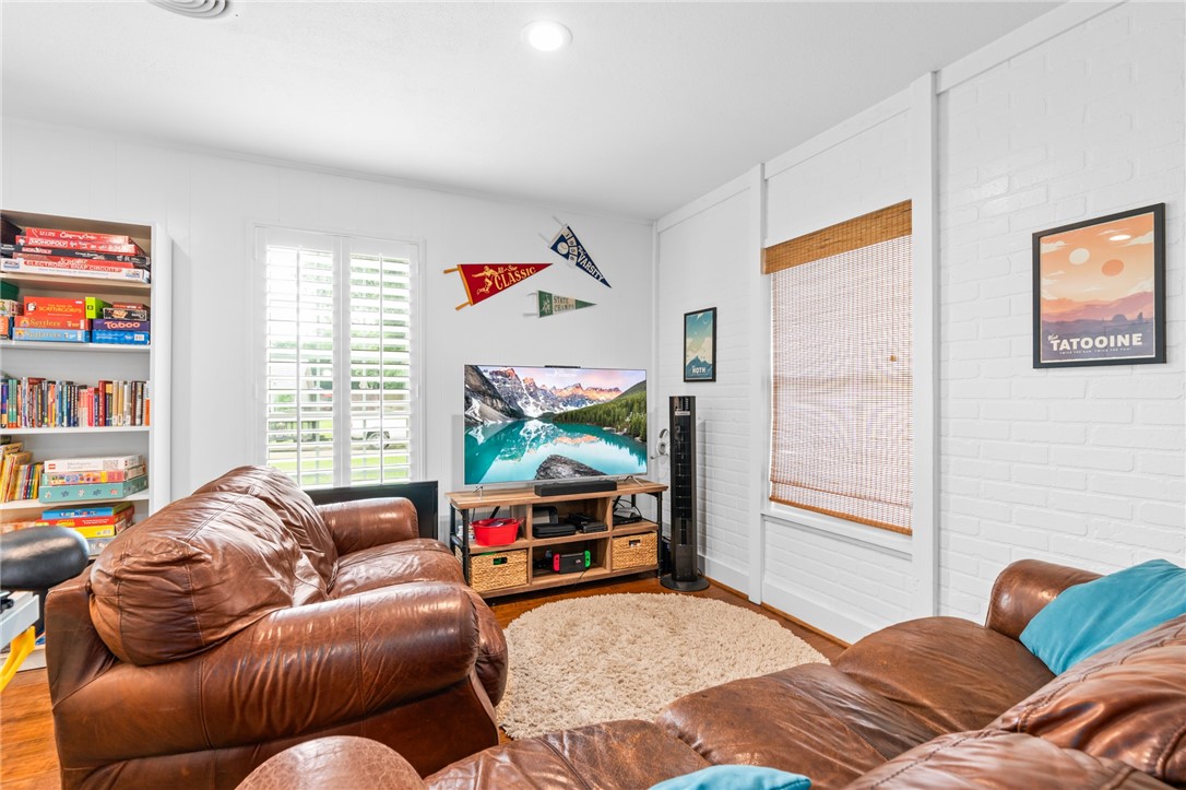 1116 Knotty Oaks Drive