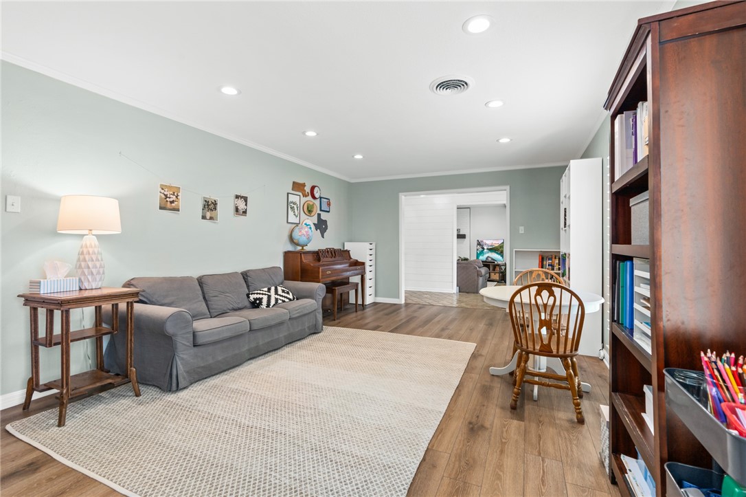 1116 Knotty Oaks Drive