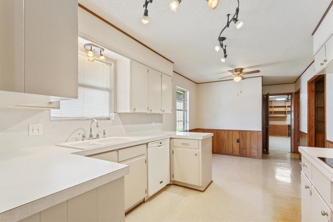 816 Wedgewood Drive