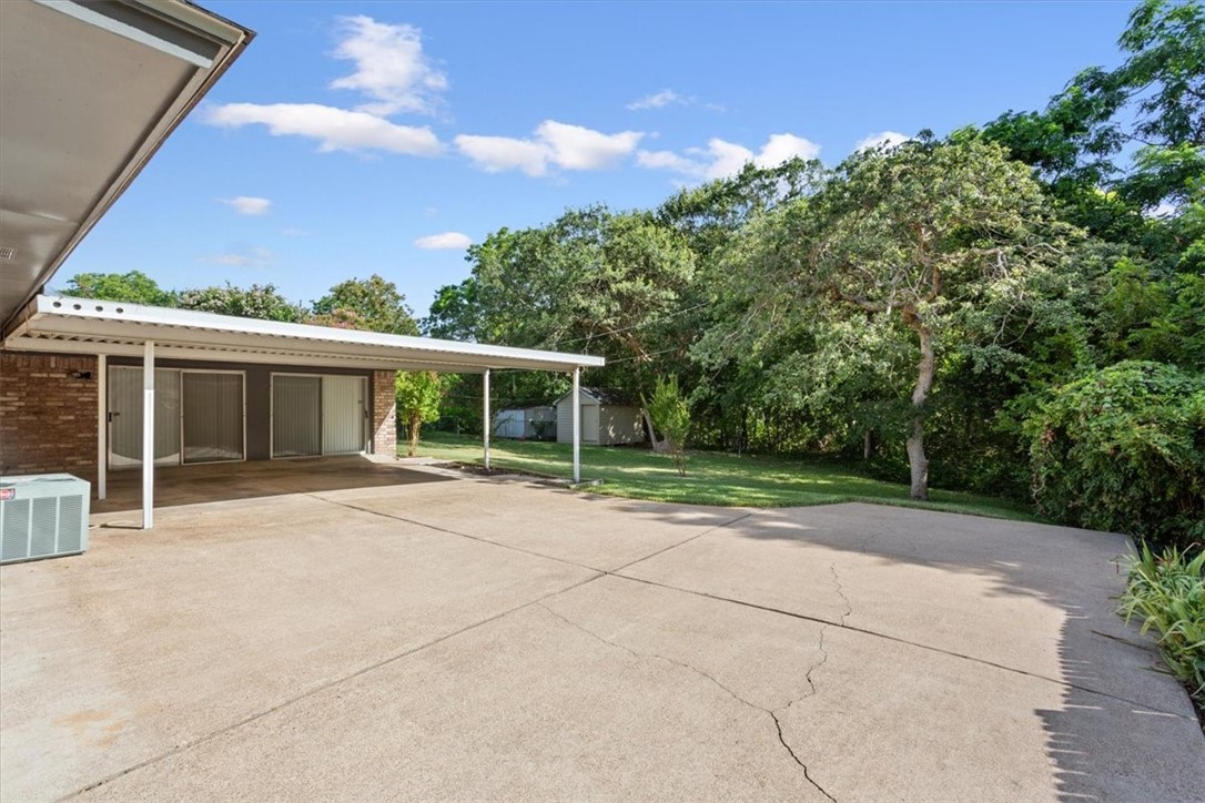 816 Wedgewood Drive