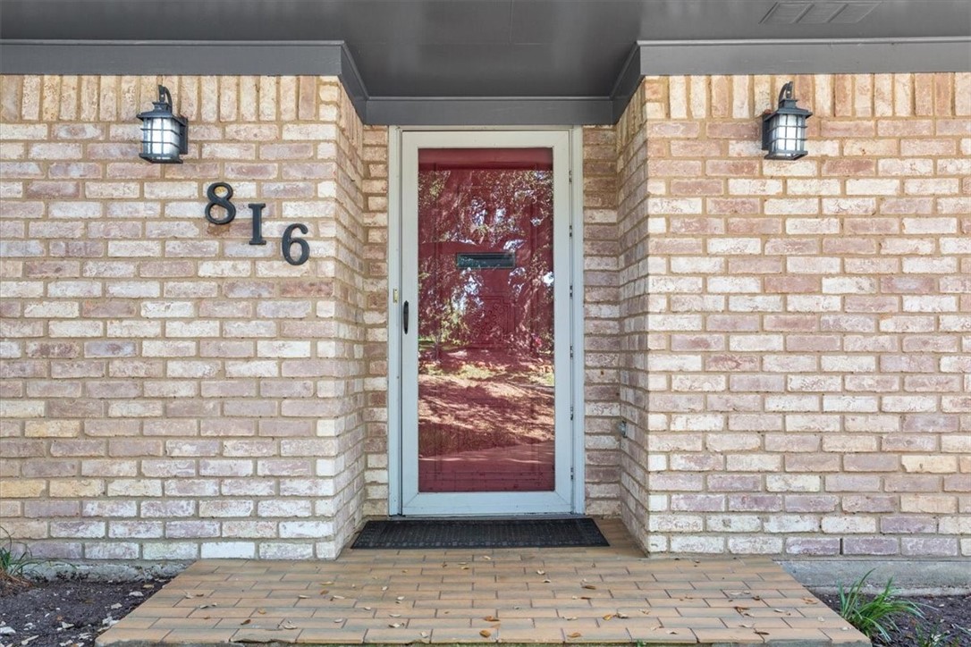 816 Wedgewood Drive