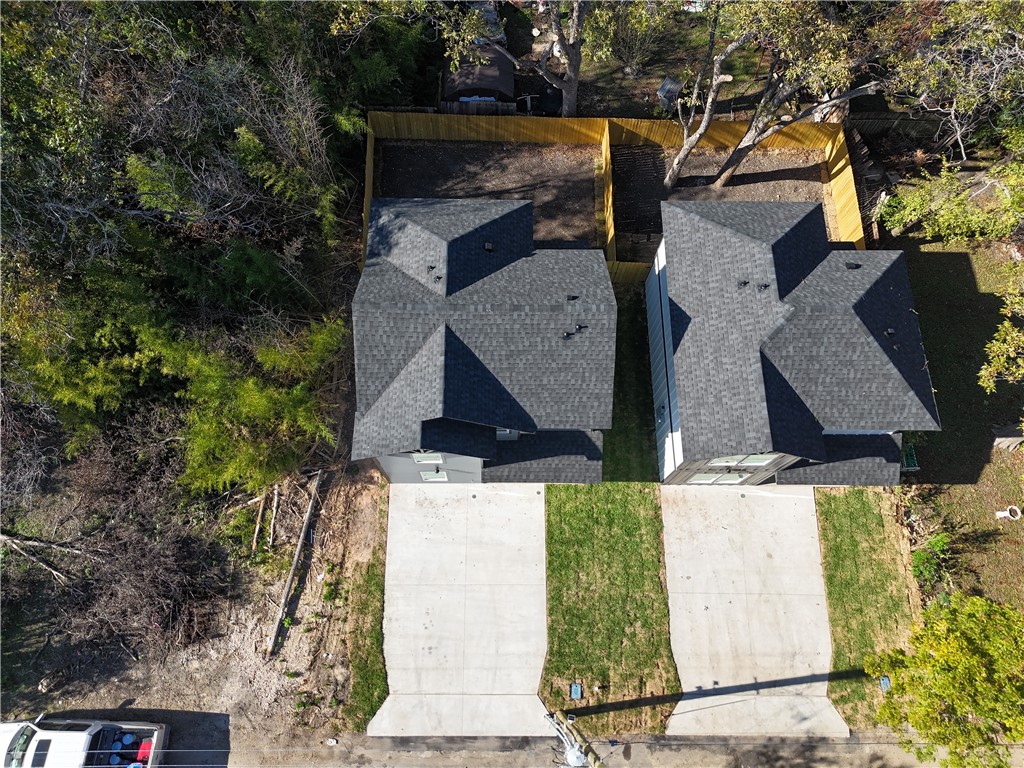 2313 Mistletoe Avenue