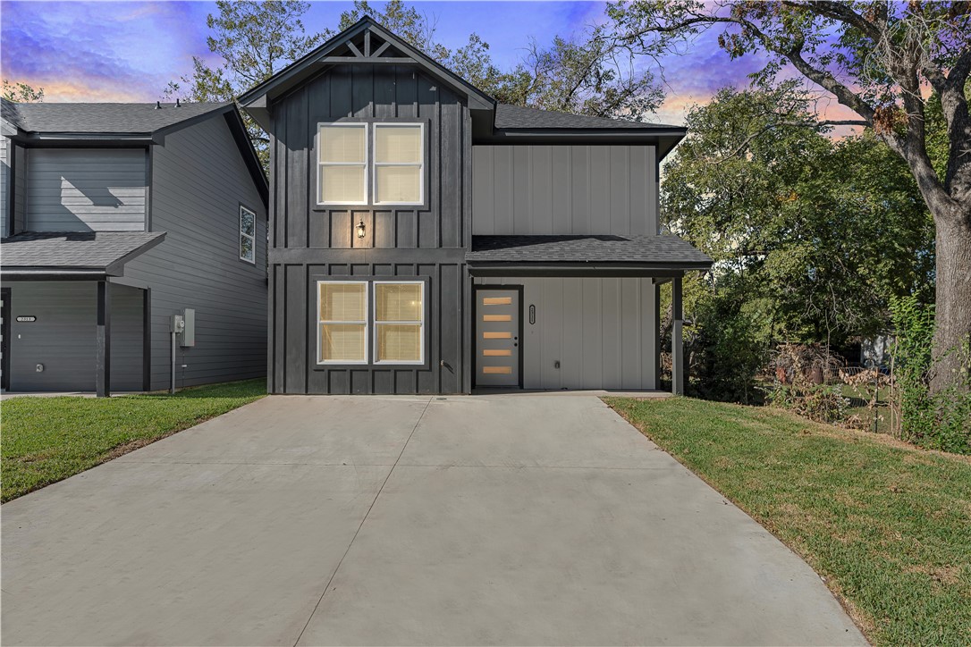 2311 Mistletoe Avenue