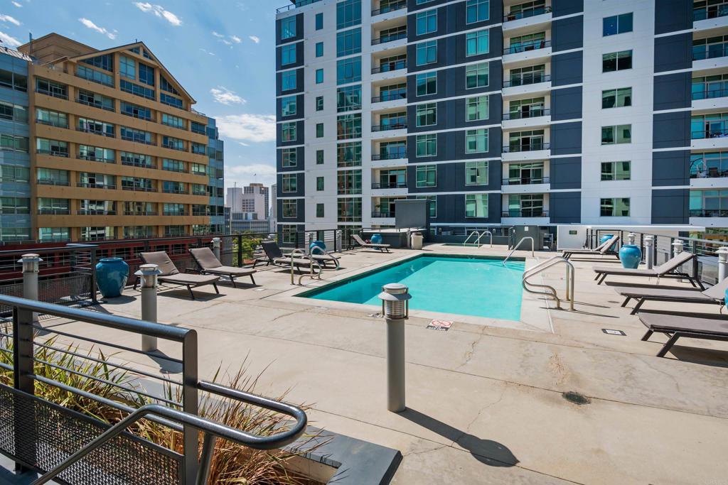 425 W Beech Street 227