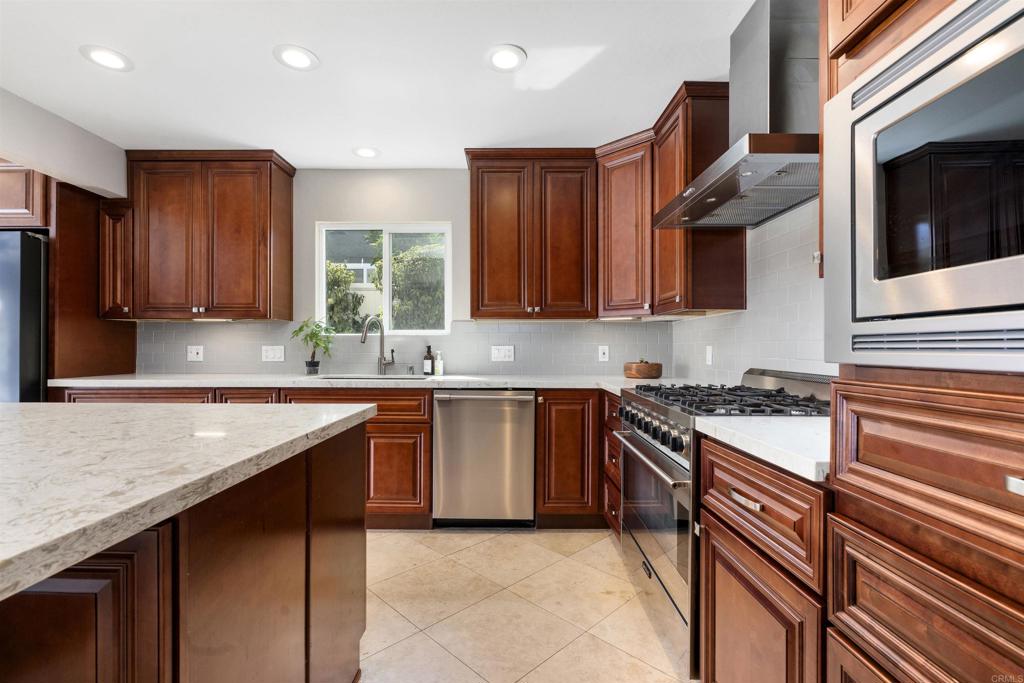 10007 Helix Mont Circle Circle