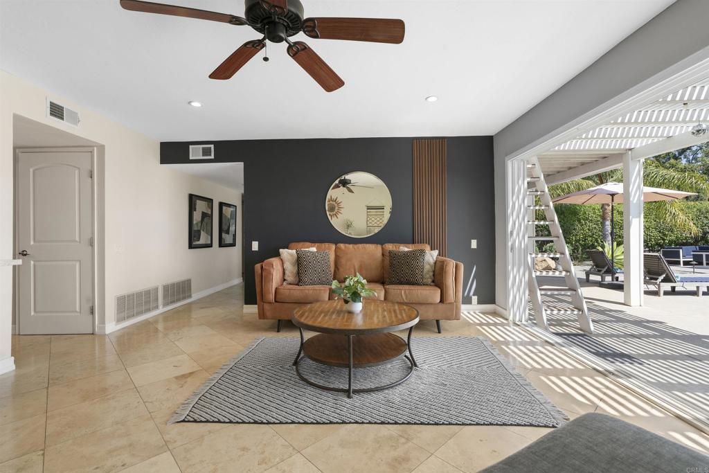 10007 Helix Mont Circle Circle