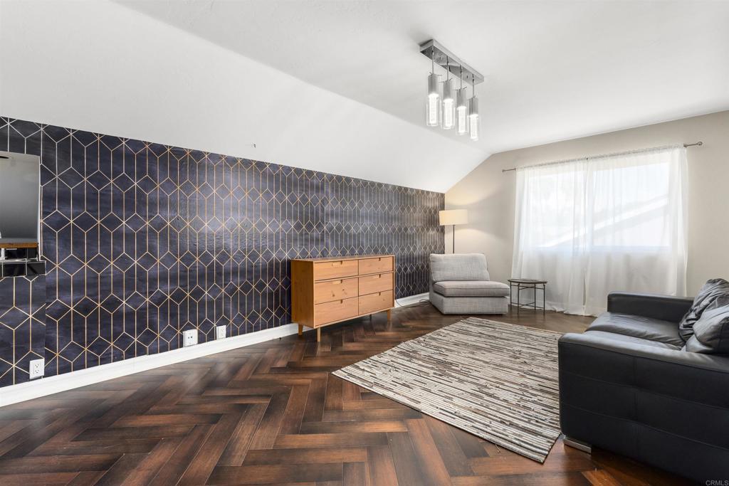 10007 Helix Mont Circle Circle