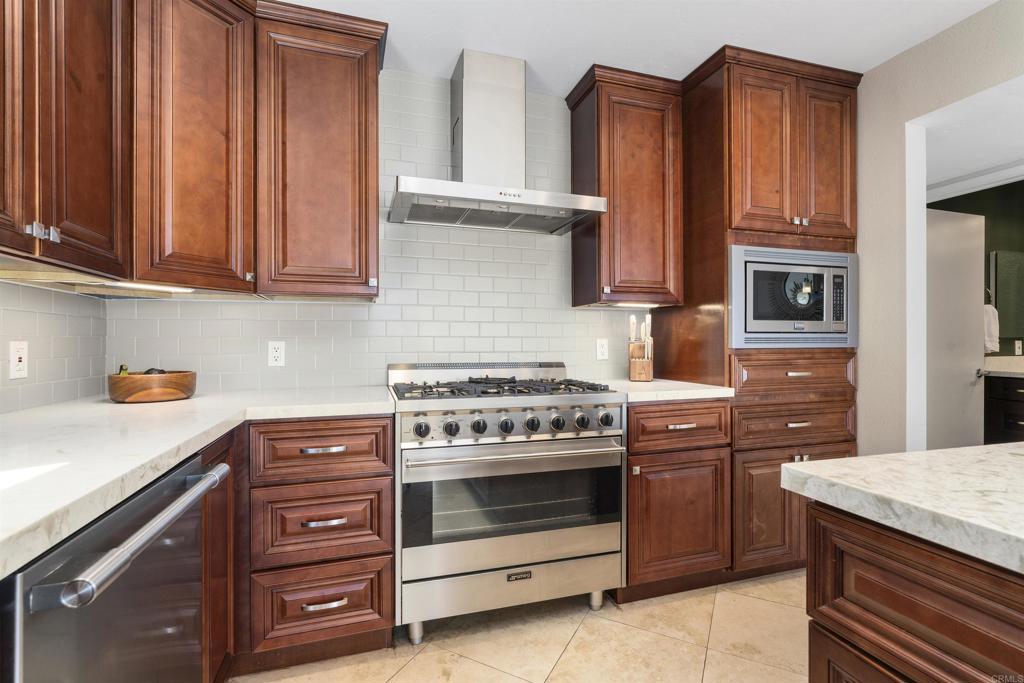 10007 Helix Mont Circle Circle