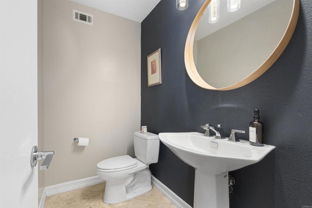 10007 Helix Mont Circle Circle