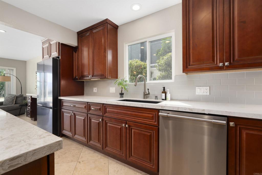 10007 Helix Mont Circle Circle