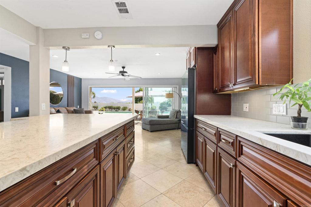 10007 Helix Mont Circle Circle